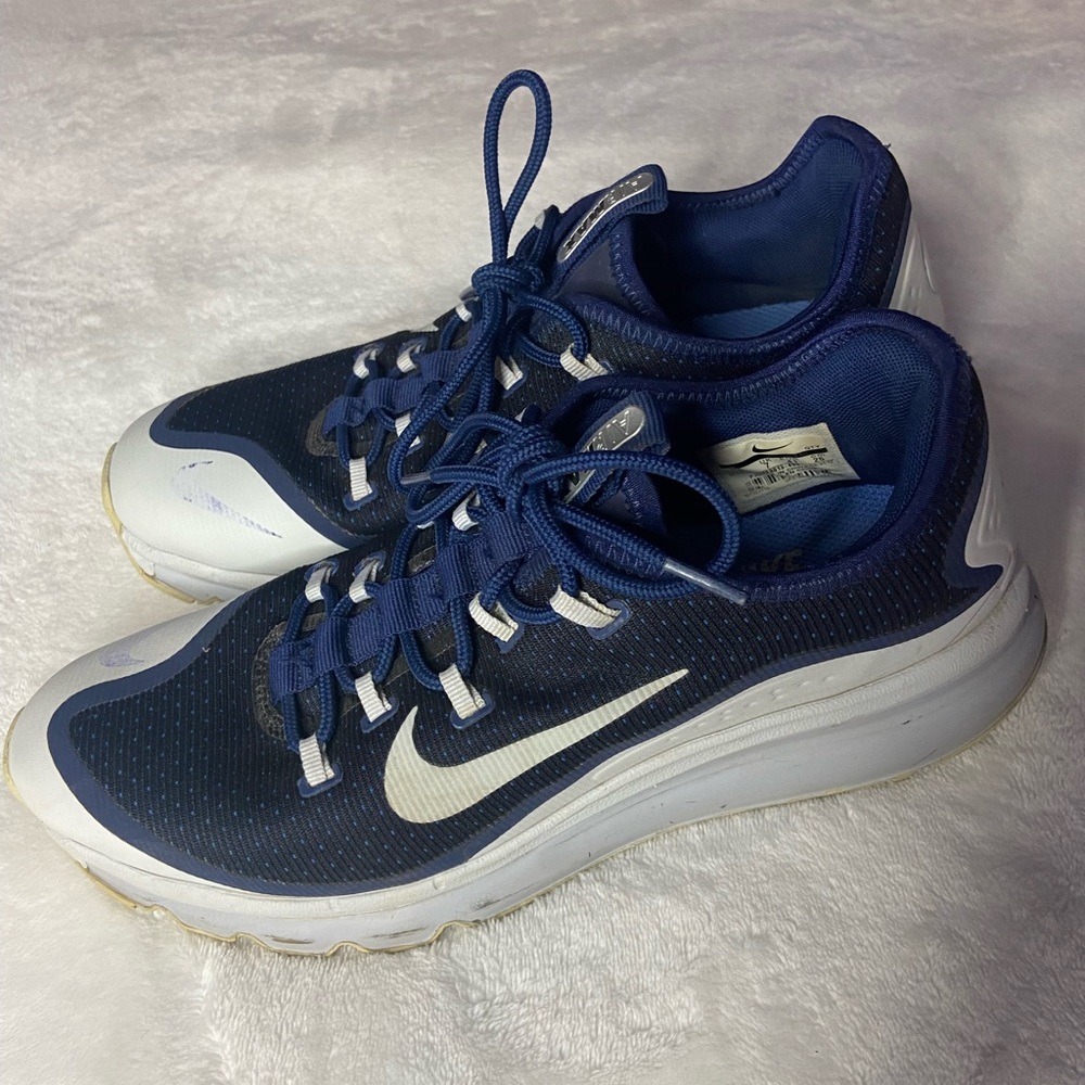Nike AirMax (Size 8)